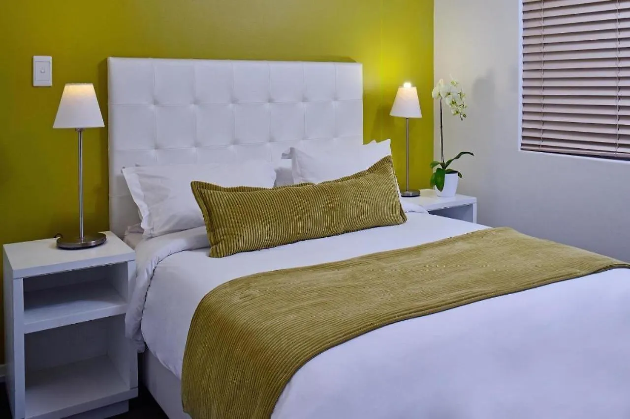 Lagoon Beach Hotel Apartments Cape Town 4*,